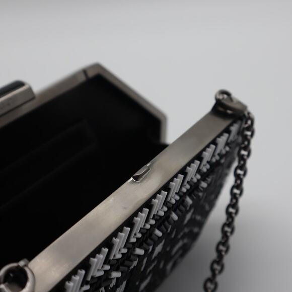 Oscar De La Renta Beaded Trapezoid Chained Clutch Bag - Picture 9 of 10